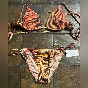 Never worn tiger, striped bikini, set size medium